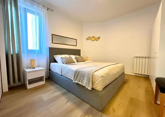 Veronika アパート ロヴラン